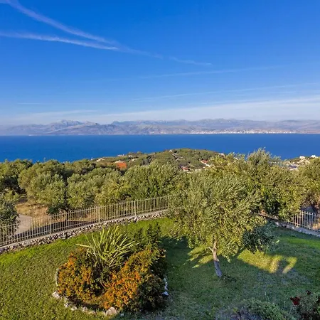 Villa Vingla With Private Pool Vila