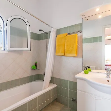 Villa Vingla With Private Pool Vila